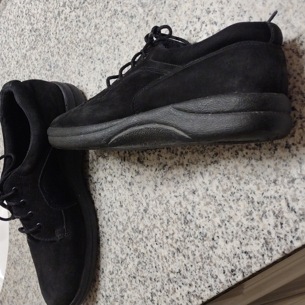 Shoes size 8 1/2 naturalizer